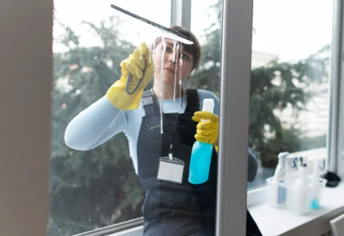 Nettoyage de vitres intérieures et extérieures au Favril
